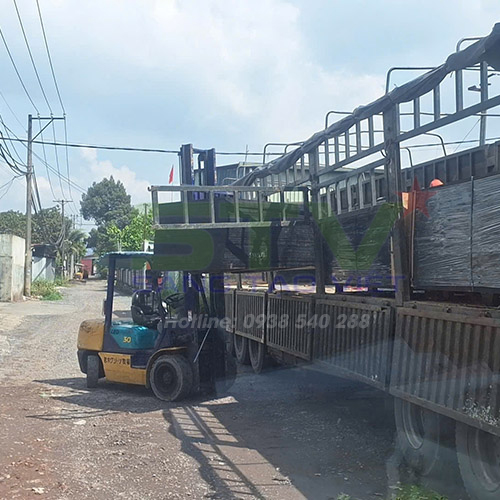 Hình ảnh đóng hàng và vận chuyển Sáng Tạo Việt